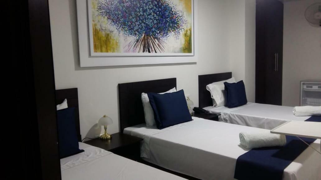 Hotel Giron Plaza Esterno foto